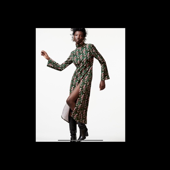 Zara Dresses & Skirts - HOST PICK 💥❣️💚NEW!! Zara Printed Midi Dress